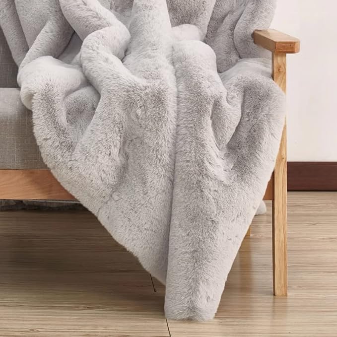 ORINOVA Faux Fuzzy Washable Fur Area Rugs for Bedroom 3x5 Silver Gray Fluffy Rug for Living Room Cute Room Nursery Rug