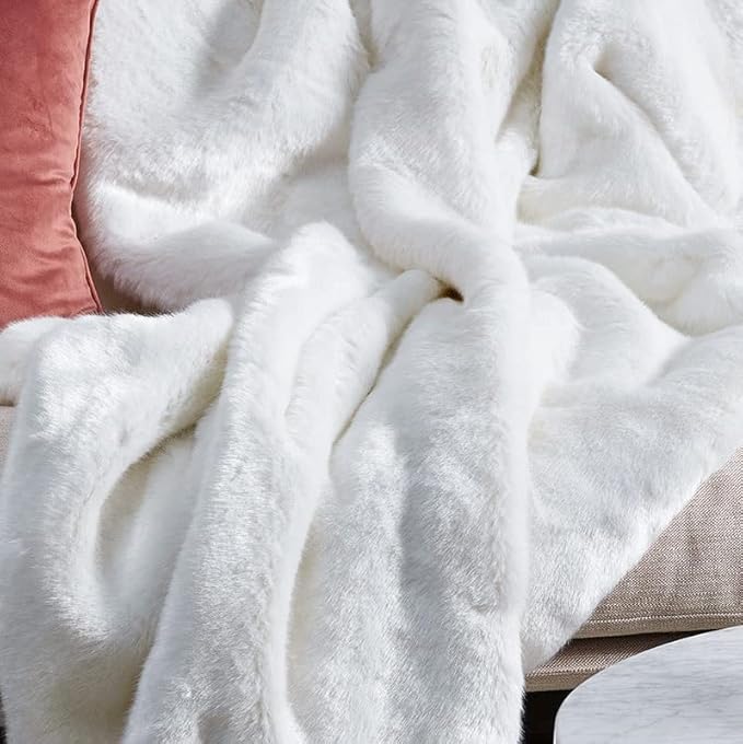 ORINOVA White Faux Fur Rug 5x8 Rugs for Living Room Shag Washable Area Rug Fuzzy Rugs for Bedroom Girl Room Decor Rectangle Rug