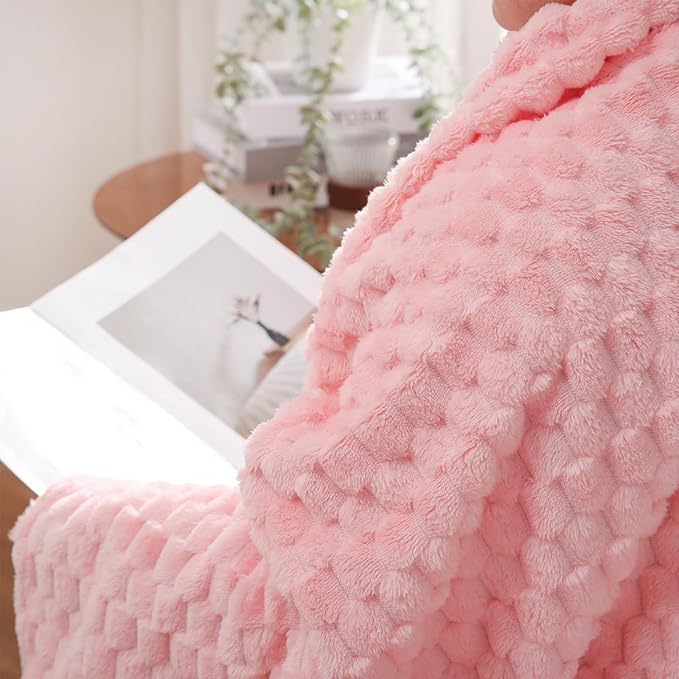 Puncuntex Pink Throw Blanket 50"×60" inches Gifts for Mom Fuzzy 3D Jacquard Decorative Flannel Fleece Super Soft Plush Cozy Blanket for Couch Sofa Chair Lightweight