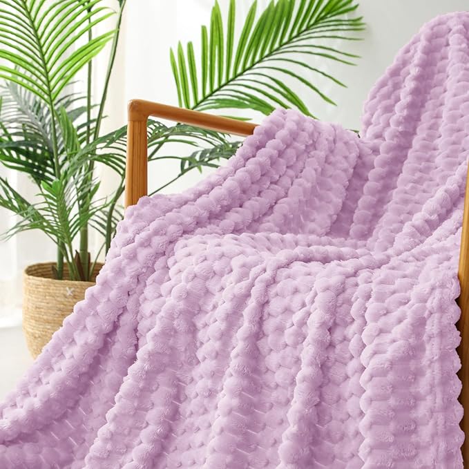 Exclusivo Mezcla Fleece King Blanket for Bed, Extra Large Fuzzy Lilac Purple Bed Blankets, Soft Cozy Plush Sofa Throws for All Seasons, 90x104 Inches