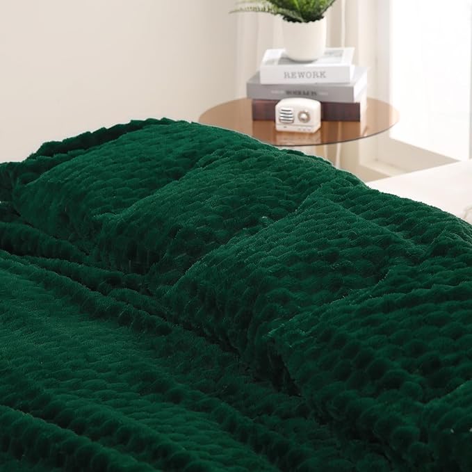 Puncuntex Dark Green Throw Blanket 90"×90" inches Fuzzy 3D Jacquard Decorative Flannel Fleece Super Soft Plush Cozy Blanket for Couch Sofa Chair Lightweight