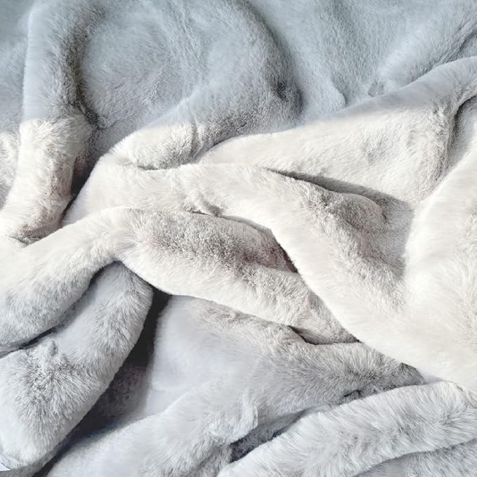ORINOVA Faux Fuzzy Washable Fur Area Rugs for Bedroom 3x5 Silver Gray Fluffy Rug for Living Room Cute Room Nursery Rug