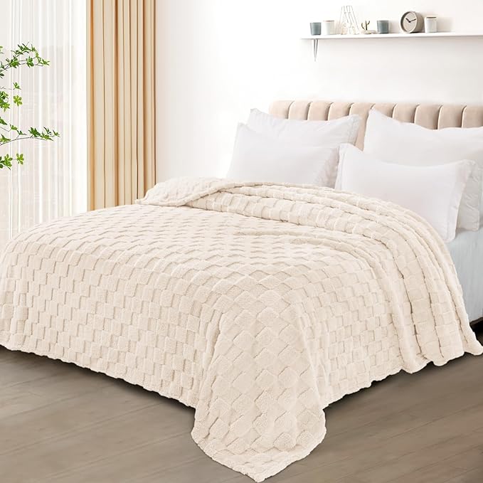 Exclusivo Mezcla Queen Size Flannel Fleece Blanket, Super Soft and Warm Lightweight Checkered Pattern Blankets for All Seasons, 90x90 Inches, Ivory