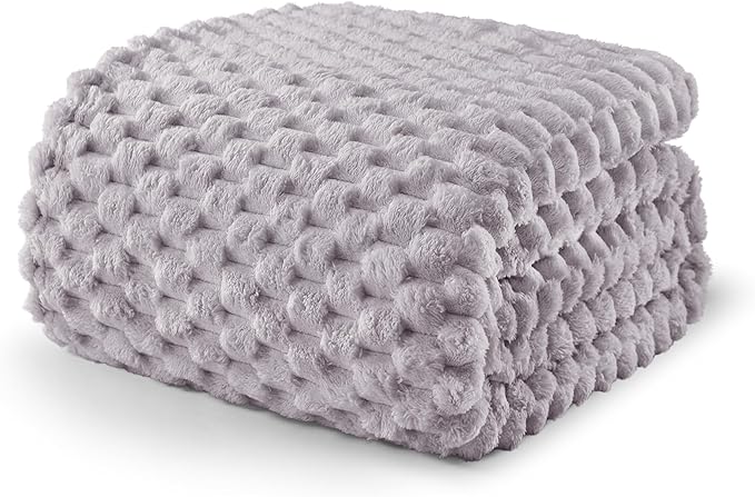 Exclusivo Mezcla Fleece King Blanket for Bed, Extra Large Fuzzy Light Grey Bed Blankets, Soft Cozy Plush Sofa Throws for All Seasons, 90x104 Inches