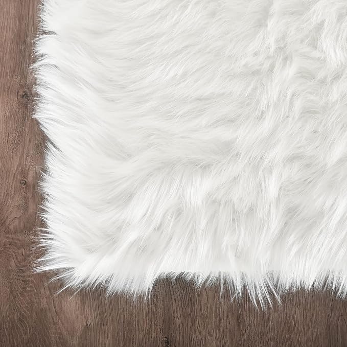 Latepis White Round Rug 3ft Faux Sheepskin Fur Fluffy Circle Rugs for Living Room Washable Rug for Bedroom Teen Room Dorm Cute Room Rug