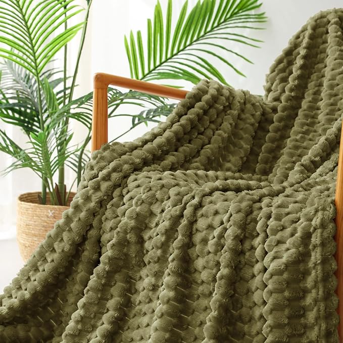 Exclusivo Mezcla Fleece Throw Blanket for Couch, Extra Large Fuzzy Olive Green Bed Blankets, Soft Cozy Plush Sofa Throws for All Seasons, 50x70 Inches