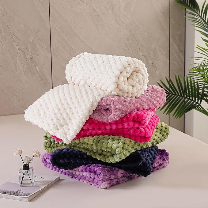 Exclusivo Mezcla Fleece King Blanket for Bed, Extra Large Fuzzy Ivory Bed Blankets, Soft Cozy Plush Sofa Throws for All Seasons, 90x104 Inches