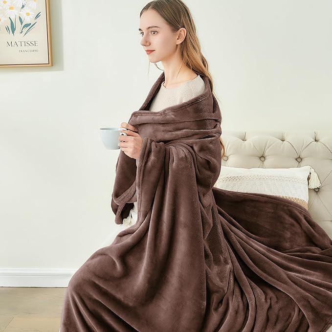 BEDELITE Fleece Blanket King Size Blankets for Bed, Luxury Plush Cozy Fuzzy Blanket 108x90 inches, Super Soft Warm Lightweight Throw Blanket All Seasons Suitable, Brown