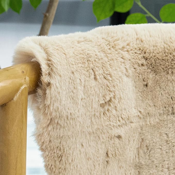 ORINOVA Light Brown Beige Washable Shaggy Round Rug 5ft Faux Rabbit Fur Rugs for Living Room Circle Nursery Rug for Bedroom Girl Room Décor