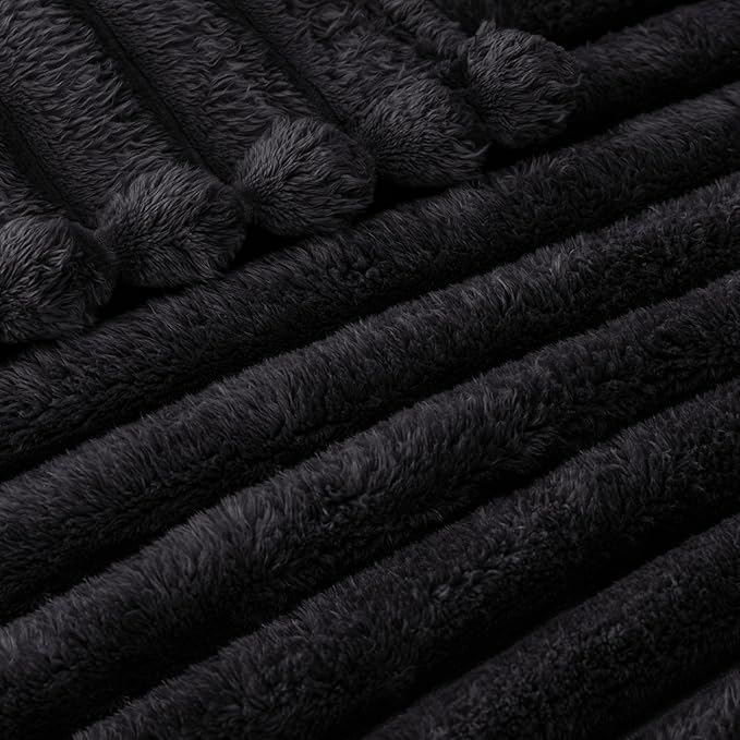 Exclusivo Mezcla Fleece Throw Blanket for Couch, Super Soft Striped Jacquard Bed Blanket, Lightweight Fuzzy Cozy for All Seasons, 50x60 Inches, Black