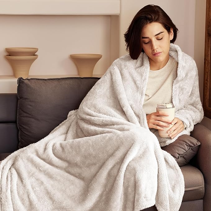 Exclusivo Mezcla Plush Fuzzy Fleece Bed Blanket Twin Size, Super Soft, Fluffy and Warm Blankets for Couch, Bed, All Season (Beige, 90x66 inches)