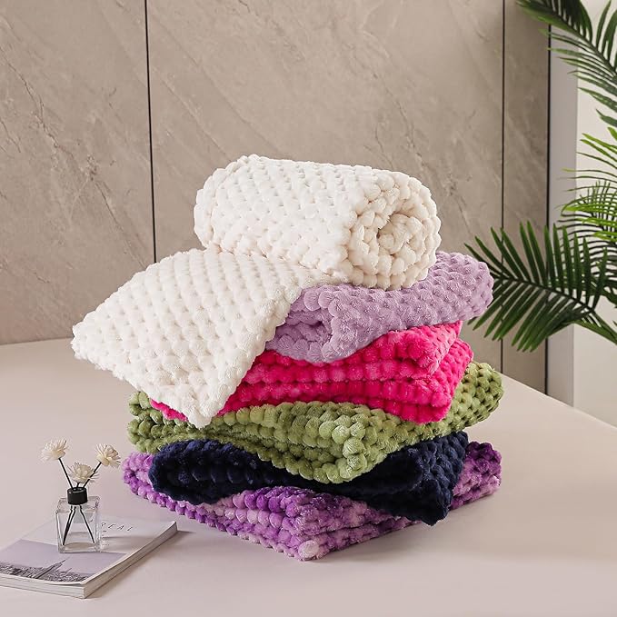 Exclusivo Mezcla Fleece King Blanket for Bed, Extra Large Fuzzy Lilac Purple Bed Blankets, Soft Cozy Plush Sofa Throws for All Seasons, 90x104 Inches