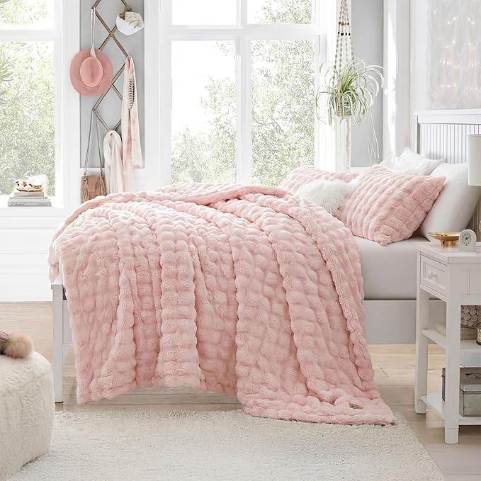 Bedsure 3D Fleece Bubble Blanket for Couch - GentleSoft Pink Throw Blanket for Sofa Bed Room Decor - Luxury Soft Cozy Spring Gifts for Kids Girls, Lightweight, Crystal Pink, 50"×60"