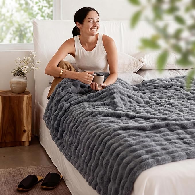 Bedsure 3D Fleece Bubble Blanket for Couch - GentleSoft Grey Twin Blanket for Sofa Bed Room Decor - Luxury Soft Cozy Gifts for Kids, Lightweight, All Seasons, Grey, 60"×80"