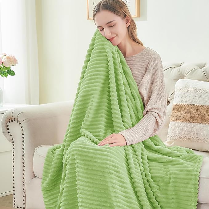 BEDELITE Fleece Blanket King Size – 3D Ribbed Jacquard Soft and Warm Decorative Fuzzy Blankets – Cozy, Fluffy, Plush Lightweight Throw Blankets for Couch, Bed, Sofa(Sage Green, 108x90 inches)