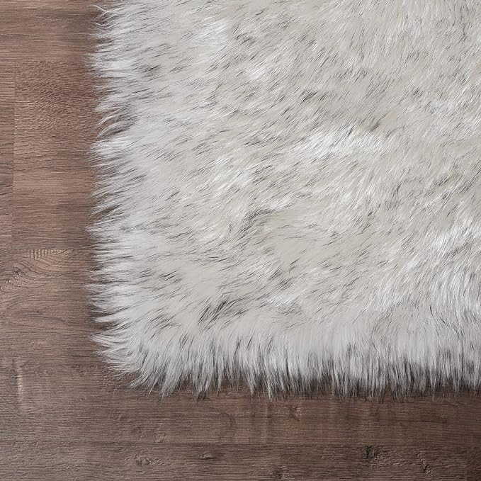Latepis 3x4 Area Rug White and Grey Tips Faux Sheepskin Fur Rug Washable Fluffy Rugs for Bedroom Bedside Plush Fuzzy Boho Rug Luxury Home Decor
