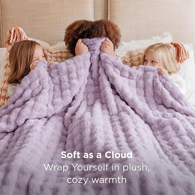 Bedsure 3D Fleece Bubble Blanket - GentleSoft Purple King Blanket for Bed Sofa Room Decor - Luxury Soft Cozy Gifts for Kids Girls, Lightweight, All Seasons, Light Purple, 108"×90"