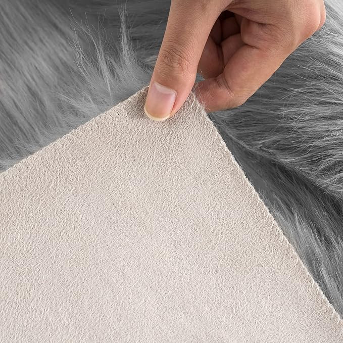 Ciicool Fluffy Area Rug, Grey Faux Fur Rug for Bedroom Living Room, Thick Fuzzy Shag Rug Furry Nursery Rug Plush Indoor Floor Carpets for Kids Girls Boys Teen Dorm, 4x6 ft