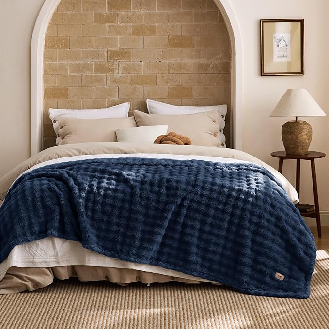 Bedsure 3D Fleece Bubble Blanket - GentleSoft Blue Queen Blanket for Bed Sofa Room Decor - Luxury Soft Cozy Gifts for Kids Girls, Lightweight, All Seasons, Navy Blue, 90"×90"