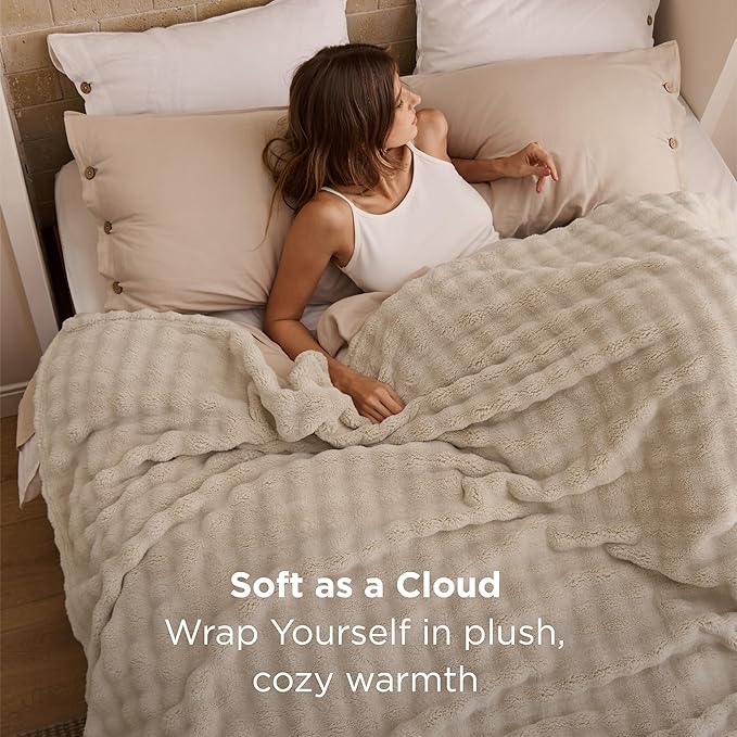 Bedsure 3D Fleece Bubble Blanket - GentleSoft Beige Queen Blanket for Bed Sofa Room Decor - Luxury Soft Cozy Gifts for Kids Girls, Lightweight, All Seasons, Beige, 90"×90"
