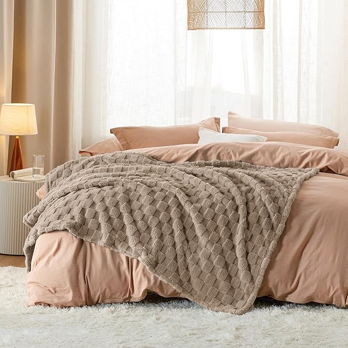 Bedsure GentleSoft Light Brown Twin XL Blanket for Bed - Super Soft Cozy Fleece Blankets for Kids, Cute Throws for Girls, Dorm Room Essentials for Girls Teens Back to School, 66x90 Inches